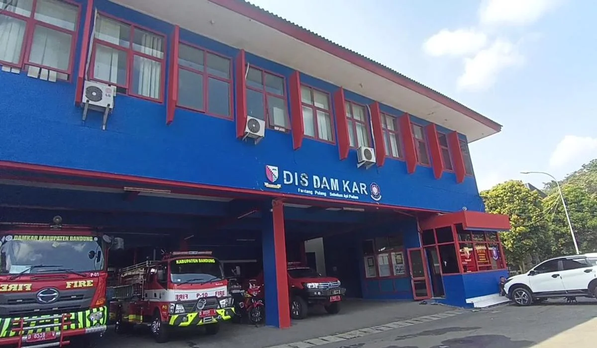Serangan Ulat Bulu di Markas Damkar Bandung Bikin Petugas Gatal-Gatal