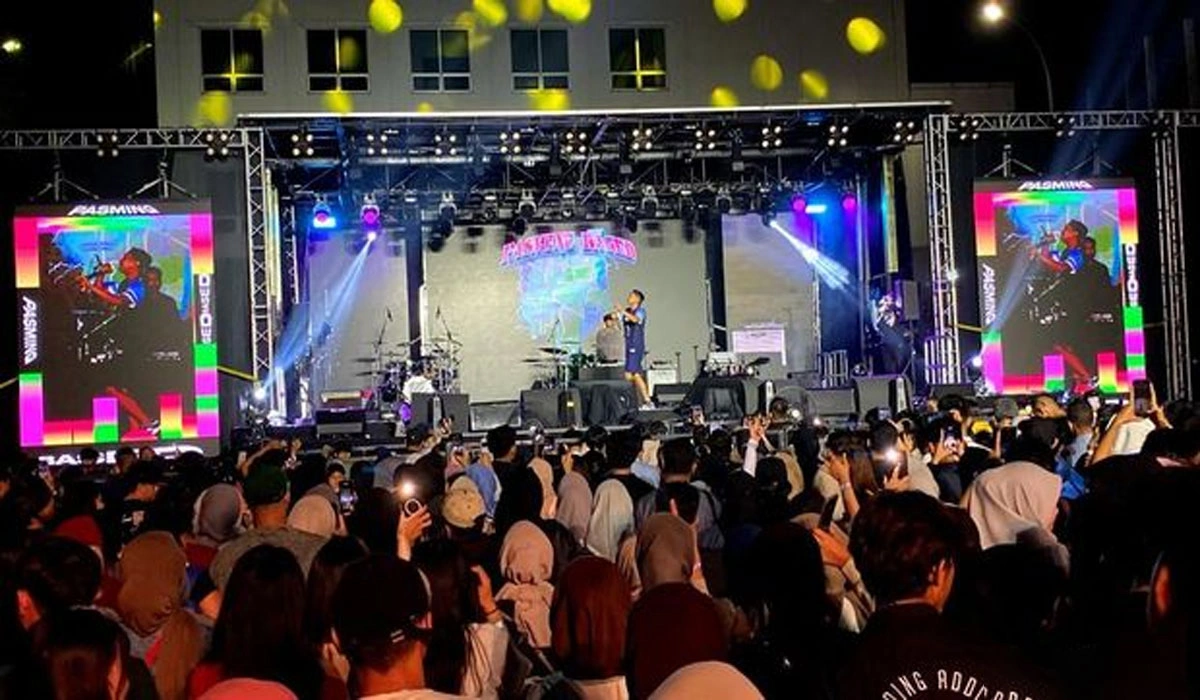 Malam Minggu Seru di Allo Bank Festival 2025 Bandung, Warga Bergoyang