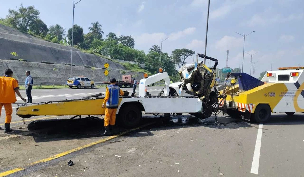 Heboh! Kecelakaan Beruntun di Tol Cipularang, 7 Luka-luka