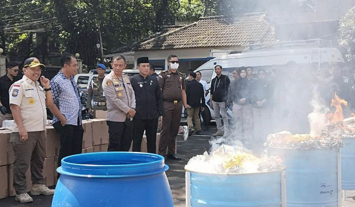 2,7-Juta-Pil-Setan-Siap-Edar-di-Bandung-Dimusnahkan-Polisi
