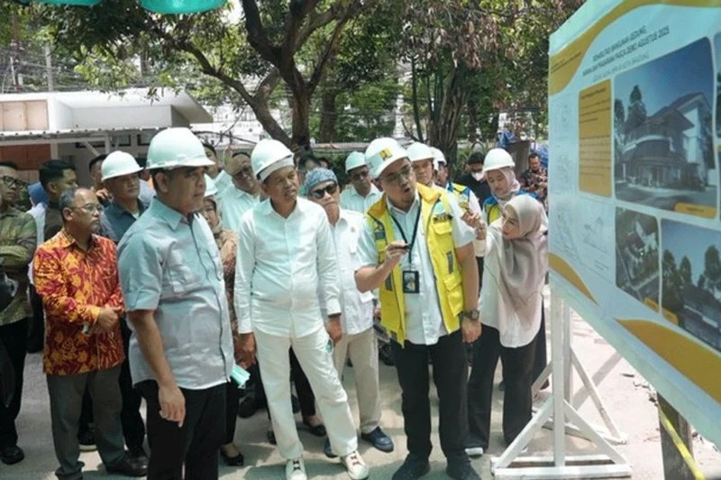 Ahmad Muzani Pantau Renovasi Mes MPR Bandung yang Pernah Terbakar