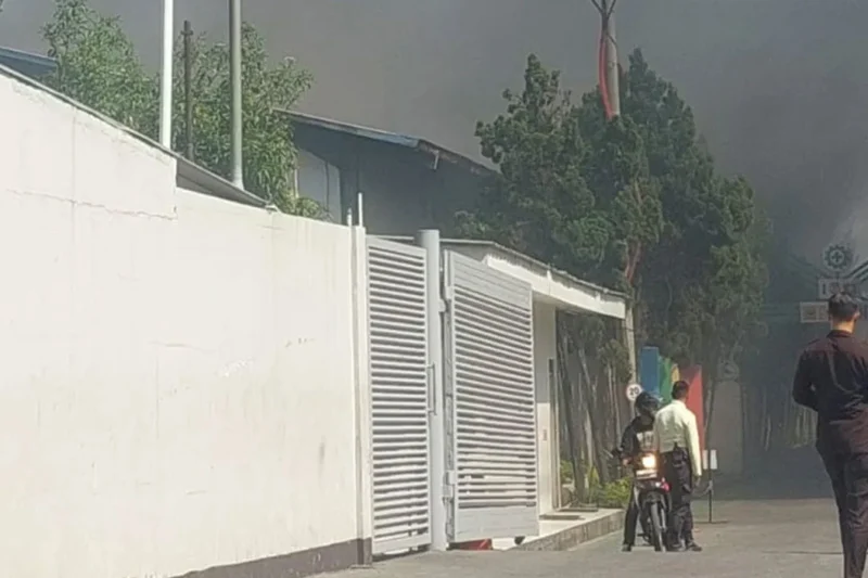 Asap Tebal Selimuti Babakan Ciparay Bandung, Gudang Karton Terbakar Habis
