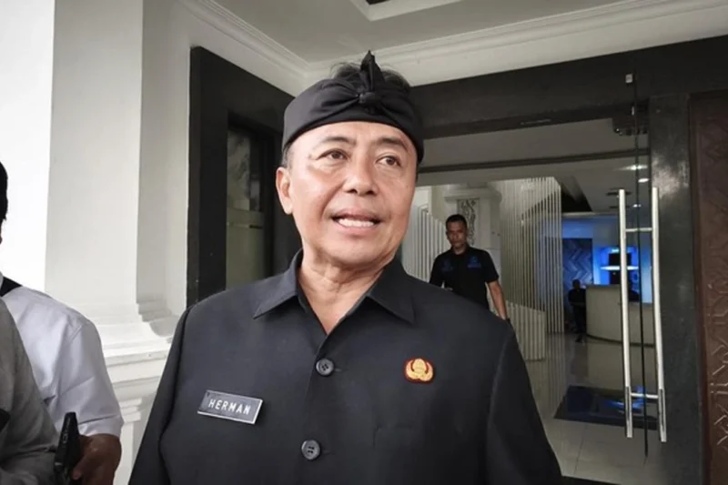 Isu Keracunan MBG, Pemprov Jabar Klarifikasi Kematian Siswi SMKN 1