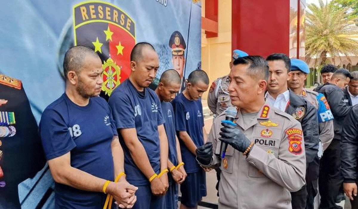 Empat Pelaku Sindikat Pemalsuan STNK Dan Pencurian Motor di Jabar Diringkus