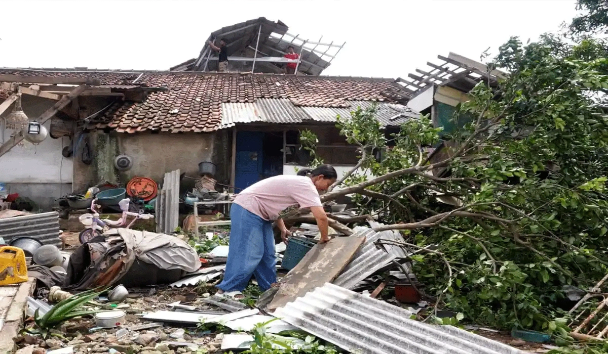 Akhirnya Bantuan Logistik Tiba Untuk Korban Puting Beliung Bandung