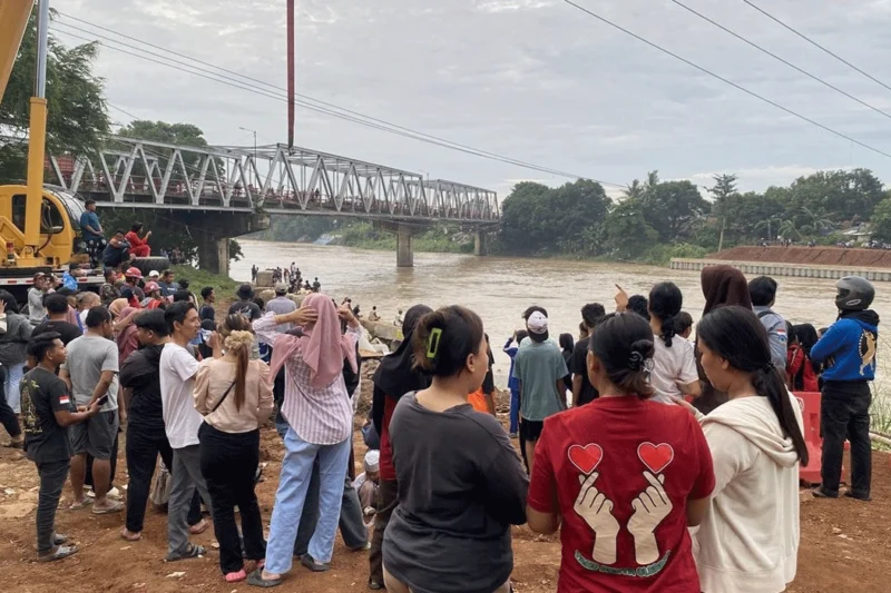 7 Mahasiswa Polindra Tenggelam Saat Rafting dan 2 Masih Hilang