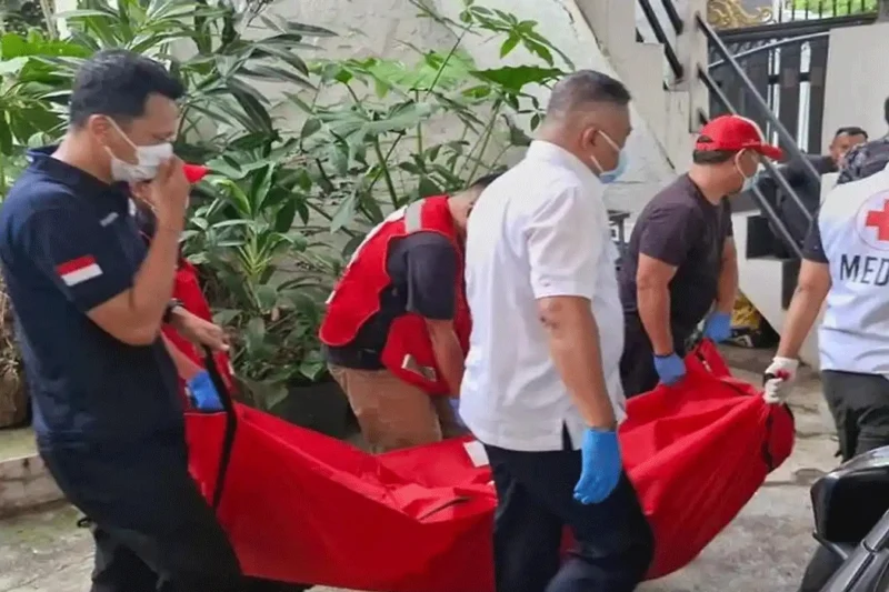 Warga Mekarwangi Geger, Temukan Pria Tergeletak di Pinggir Jalan