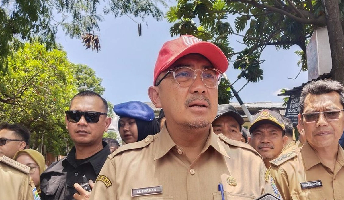 Ambisi-Farhan-Wujudkan-800-Kawasan-Bebas-Sampah-di-Bandung