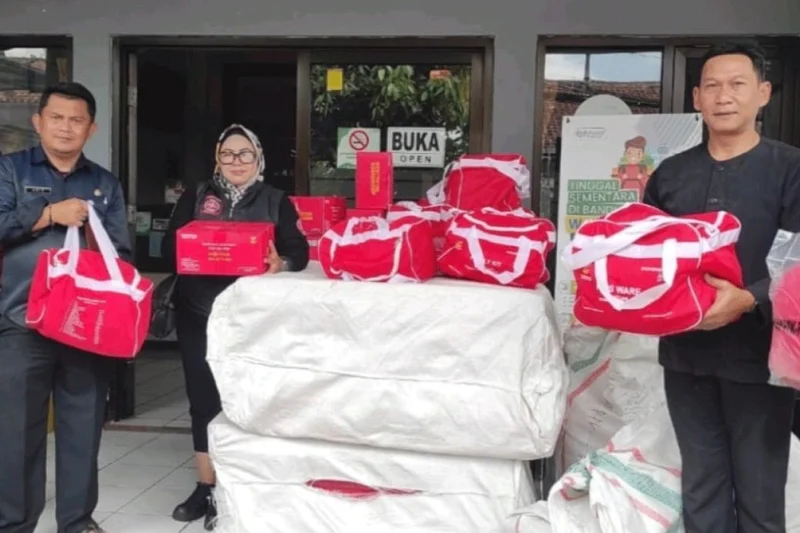 Pemkot Bandung Salurkan Bantuan Untuk Warga Terdampak Puting Beliung