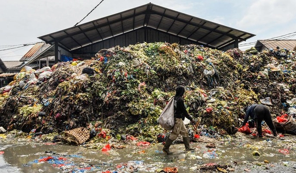 Pemkot-Bandung-Turun-Tangan-Atasi-Tumpukan-Sampah-di-Pasar-Caringin