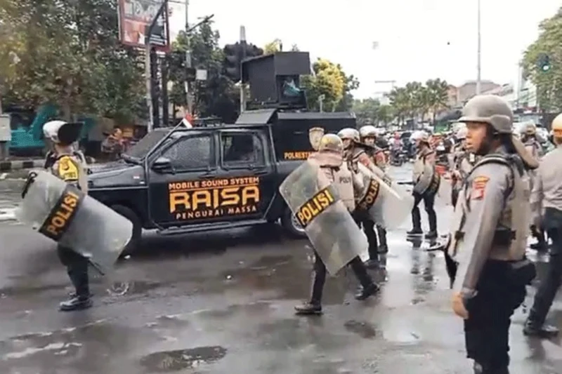 Ricuh Dua Kelompok Massa di Lahan Sengketa Sukahaji Bandung