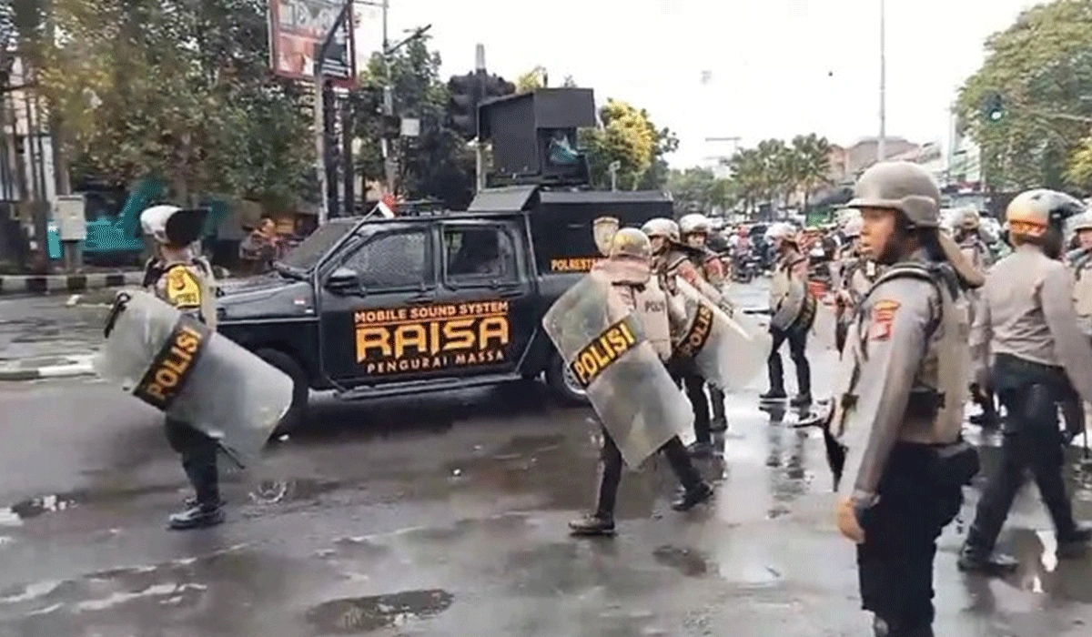 Ricuh Dua Kelompok Massa di Lahan Sengketa Sukahaji Bandung
