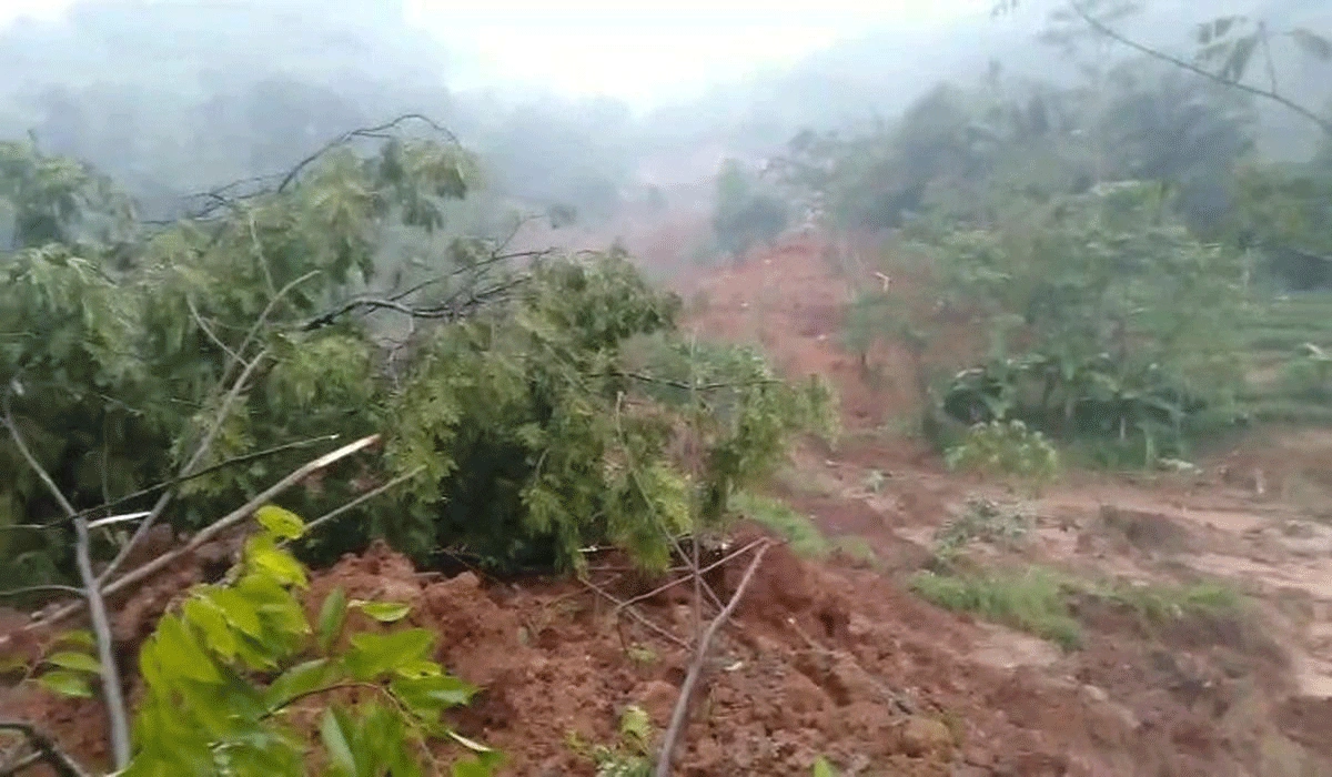 Tanah Longsor Arjasari, Empat Rumah Terkubur, Tiga Orang Hilang